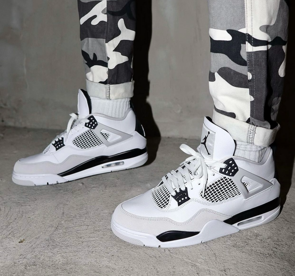 Jordan 4 Retro Military Black