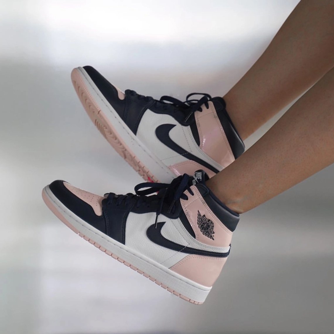 Jordan 1 Retro High OG Atmosphere (W)